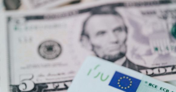 Bad Credit Insurance Tips - Cash money of dollar and euro banknotes
