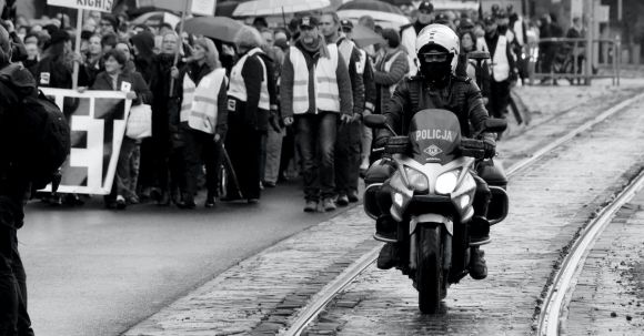 Motorcycle Knee Guards: Considerations - Free stock photo of police