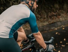 What Type of Gloves Should You Wear When Riding?